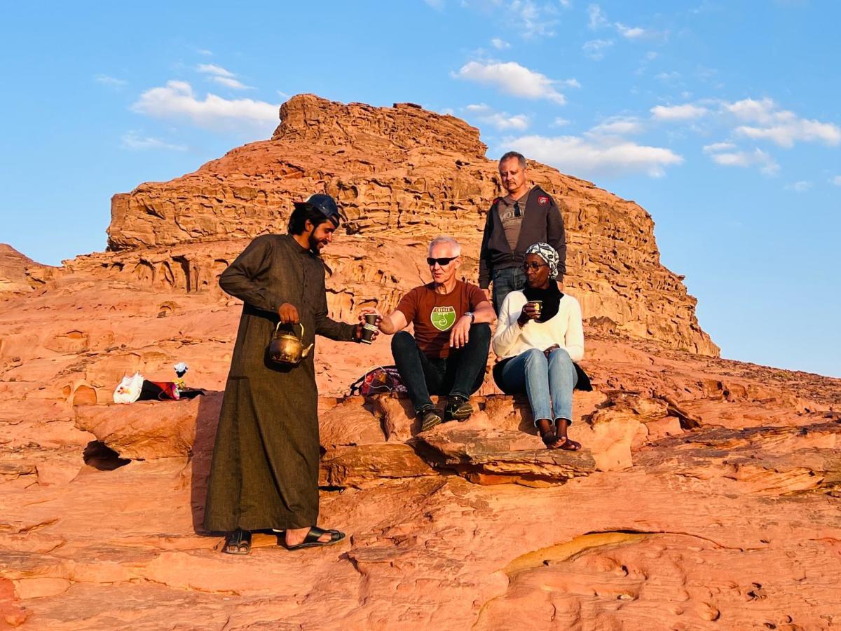 Wadi Rum Local Guide Extérieur photo